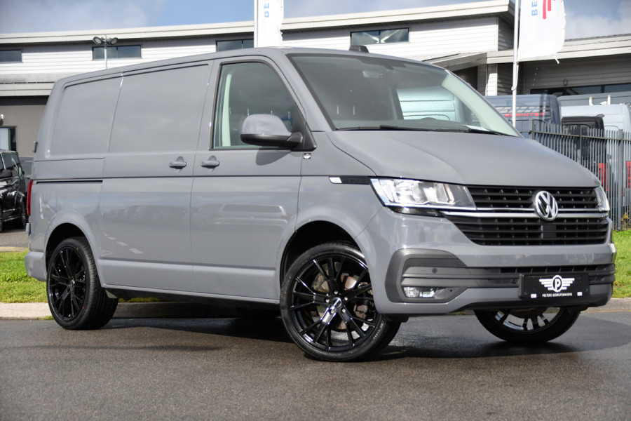 Volkswagen Transporter 2.0 TDI L1H1 30 PB Edition Camera, Cruise, Carplay, Trekhaak, Sensoren, Automaat, 150pk, Multimedia, Uniek!