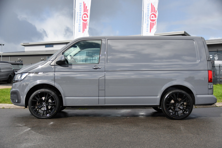 Volkswagen Transporter 2.0 TDI L1H1 30 PB Edition Camera, Cruise, Carplay, Trekhaak, Sensoren, Automaat, 150pk, Multimedia, Uniek!