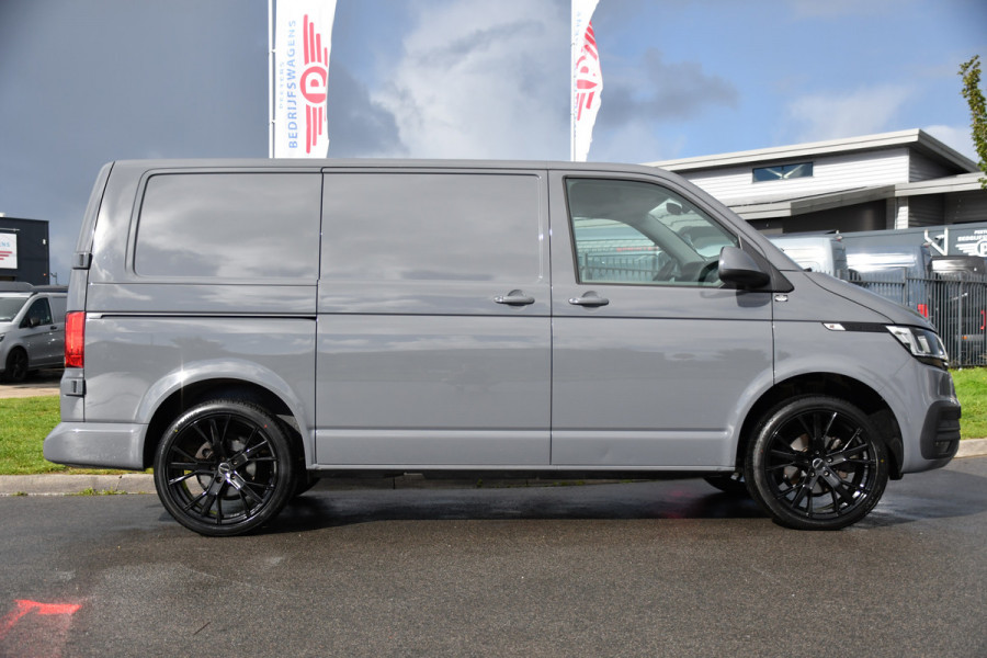 Volkswagen Transporter 2.0 TDI L1H1 30 PB Edition Camera, Cruise, Carplay, Trekhaak, Sensoren, Automaat, 150pk, Multimedia, Uniek!