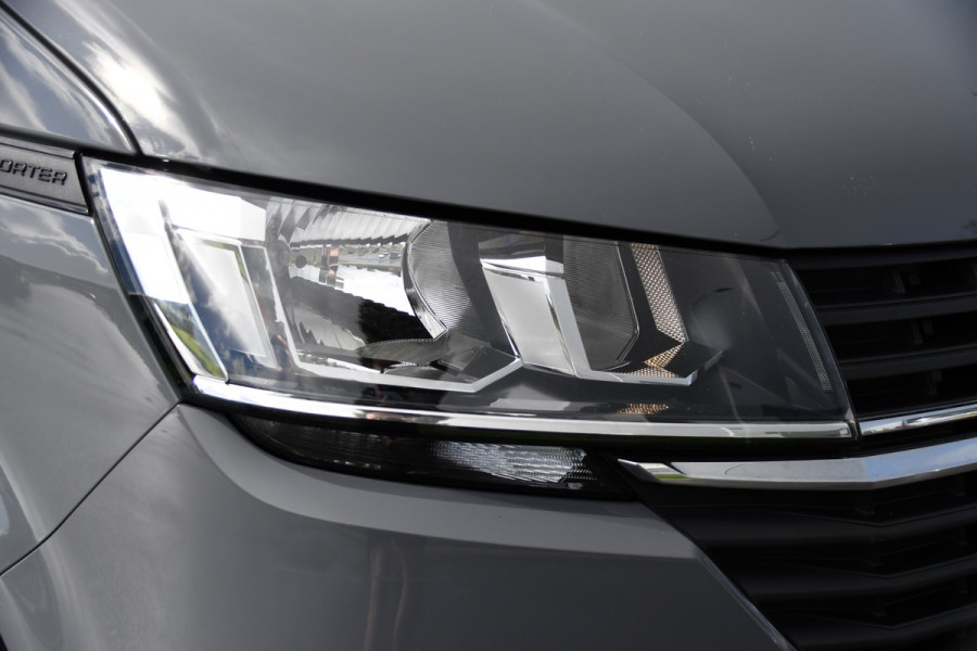 Volkswagen Transporter 2.0 TDI L1H1 30 PB Edition Camera, Cruise, Carplay, Trekhaak, Sensoren, Automaat, 150pk, Multimedia, Uniek!