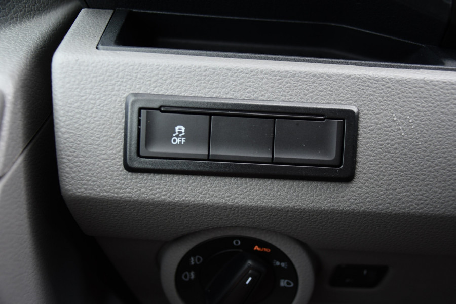 Volkswagen Transporter 2.0 TDI L1H1 30 PB Edition Camera, Cruise, Carplay, Trekhaak, Sensoren, Automaat, 150pk, Multimedia, Uniek!