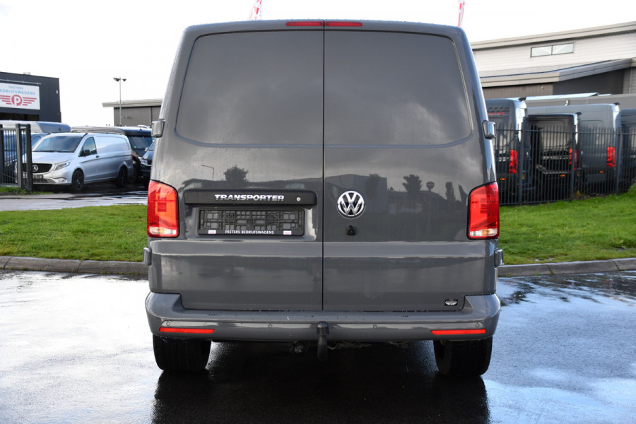 Volkswagen Transporter 2.0 TDI L1H1 30 PB Edition Camera, Cruise, Carplay, Trekhaak, Sensoren, Automaat, 150pk, Multimedia, Uniek!