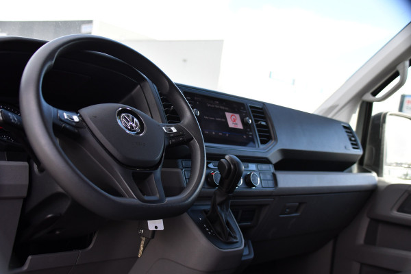 Volkswagen Crafter 35 2.0 TDI L3H3 PB Edition Camera, Cruise, Carplay, 140pk, Trekhaak, Carbolt, Automaat, Sensoren, Geveerde stoel, Uniek!