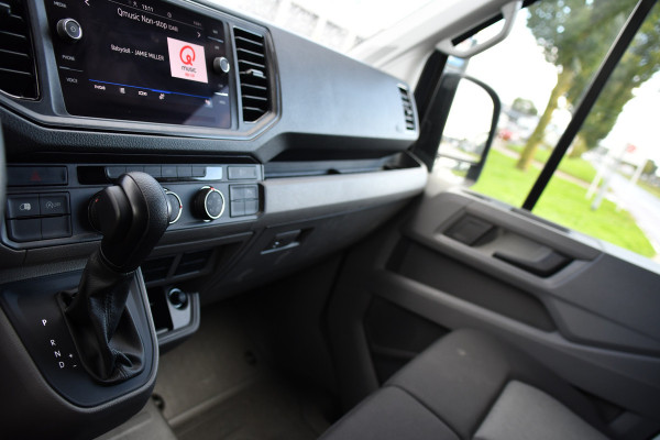 Volkswagen Crafter 35 2.0 TDI L3H3 PB Edition Camera, Cruise, Carplay, 140pk, Trekhaak, Carbolt, Automaat, Sensoren, Geveerde stoel, Uniek!
