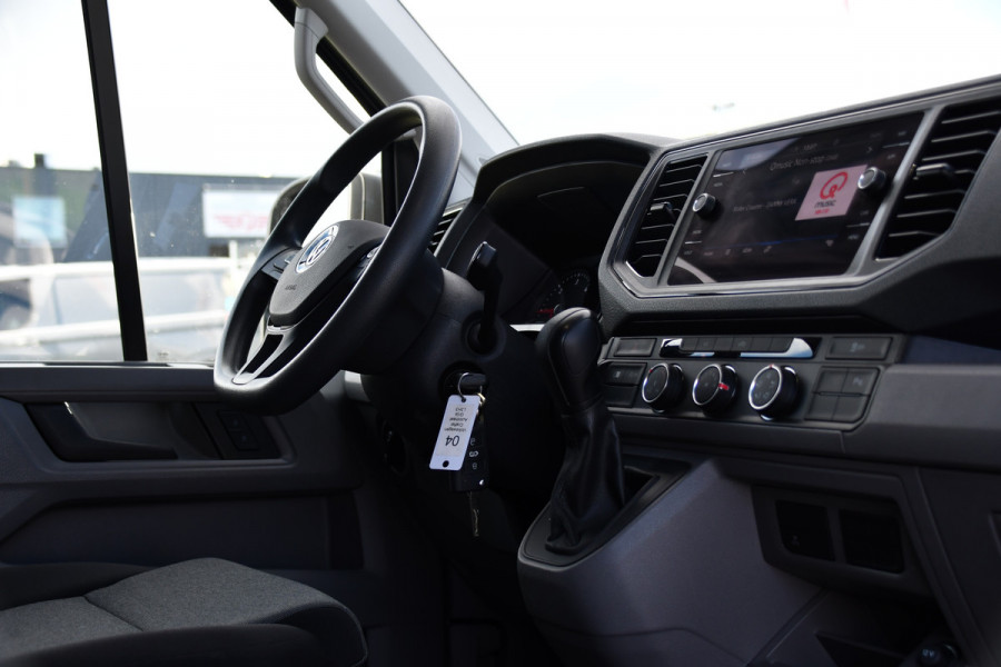 Volkswagen Crafter 35 2.0 TDI L3H3 PB Edition Camera, Cruise, Carplay, 140pk, Trekhaak, Carbolt, Automaat, Sensoren, Geveerde stoel, Uniek!