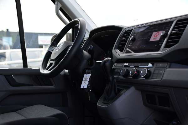 Volkswagen Crafter 35 2.0 TDI L3H3 PB Edition Camera, Cruise, Carplay, 140pk, Trekhaak, Carbolt, Automaat, Sensoren, Geveerde stoel, Uniek!