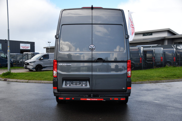 Volkswagen Crafter 35 2.0 TDI L3H3 PB Edition Camera, Cruise, Carplay, 140pk, Trekhaak, Carbolt, Automaat, Sensoren, Geveerde stoel, Uniek!