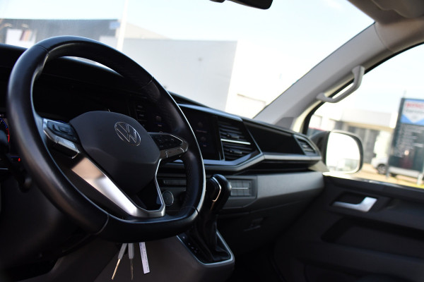 Volkswagen Transporter 2.0 TDI L2H1 32 DC Bulli 4Motion Virtual, Adaptieve Cruise, Carplay, LED, Stoelverwarming, 204pk, Trekhaak, Automaat, NAVI, Voorruit verwarming, Uniek! 4x4, 4matic