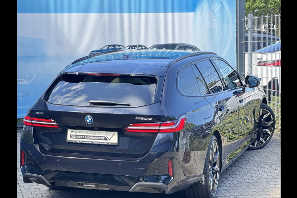 BMW 5 Serie Touring 550e xDrive M-SPORT ** PANORAMA, IVORY LEDER, TREKH, 21-inch LMV, ADAPT.  M-ONDERST. ** 1e EIG - UNGALLFREI - Ex. BMW ** ** INFORMEER OOK NAAR ONZE AANTREKKELIJKE FINANCIAL-LEASE TARIEVEN **