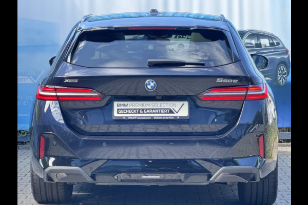 BMW 5 Serie Touring 550e xDrive M-SPORT ** PANORAMA, IVORY LEDER, TREKH, 21-inch LMV, ADAPT.  M-ONDERST. ** 1e EIG - UNGALLFREI - Ex. BMW ** ** INFORMEER OOK NAAR ONZE AANTREKKELIJKE FINANCIAL-LEASE TARIEVEN **