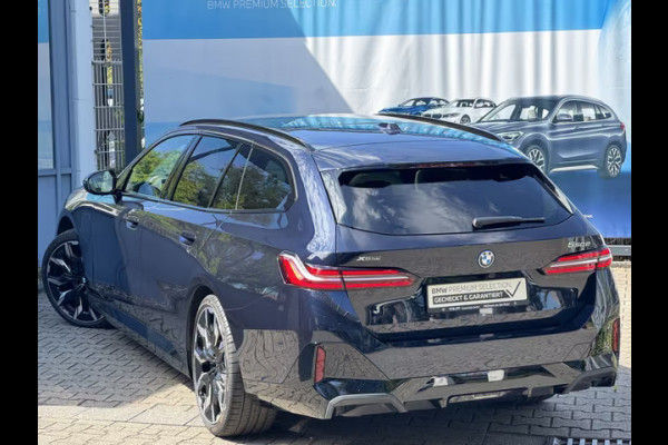 BMW 5 Serie Touring 550e xDrive M-SPORT ** PANORAMA, IVORY LEDER, TREKH, 21-inch LMV, ADAPT.  M-ONDERST. ** 1e EIG - UNGALLFREI - Ex. BMW ** ** INFORMEER OOK NAAR ONZE AANTREKKELIJKE FINANCIAL-LEASE TARIEVEN **