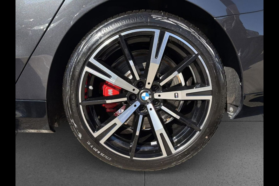 BMW 5 Serie Touring 550e xDrive M-SPORT Pro ** PANO, IVORY LEDER, TREKH, 20-inch LMV, ADAPT. M-ONDERST. ** 1e EIG - UNGALLFREI - Ex. BMW ** ** INFORMEER OOK NAAR ONZE AANTREKKELIJKE FINANCIAL-LEASE TARIEVEN **
