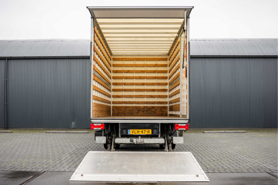 Iveco Daily 35C18 | Bakwagen met laadklep | N1 | Automaat | Trekhaak | Cruise | 180PK | Euro 6 | Climatronic |