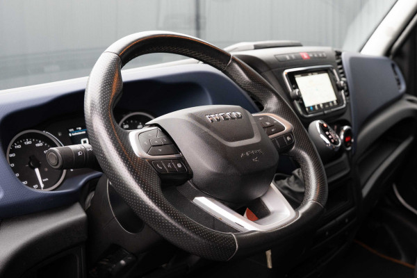 Iveco Daily 35C18 | Bakwagen met laadklep | N1 | Automaat | Trekhaak | Cruise | 180PK | Euro 6 | Climatronic |