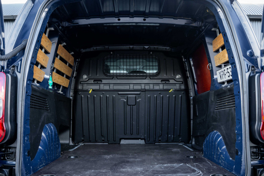 Peugeot Partner 1.5 BlueHDi 100PK | 3-Zits | Camera | Carplay | Cruise | PDC | Airco | Trekhaak