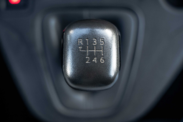 Peugeot Partner 1.5 BlueHDi 100PK | 3-Zits | Camera | Carplay | Cruise | PDC | Airco | Trekhaak