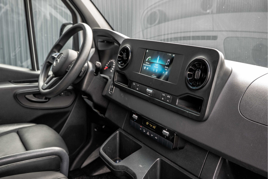 Mercedes-Benz Sprinter **317 CDI L2H2 | Automaat | 3-Zits | Camera | Carplay | Mbux | Climatronic | Trekhaak**