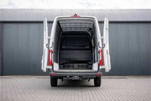 Mercedes-Benz Sprinter **317 CDI L2H2 | Automaat | 3-Zits | Camera | Carplay | Mbux | Climatronic | Trekhaak**