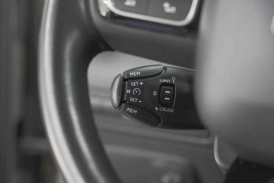 Citroën C3 Aircross PureTech 110 EAT6 Business | Trekhaak | Parkeersensoren | Lederen stoelen