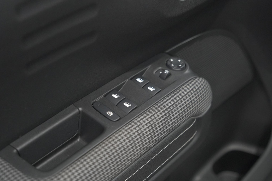 Citroën C3 Aircross PureTech 110 EAT6 Business | Trekhaak | Parkeersensoren | Lederen stoelen