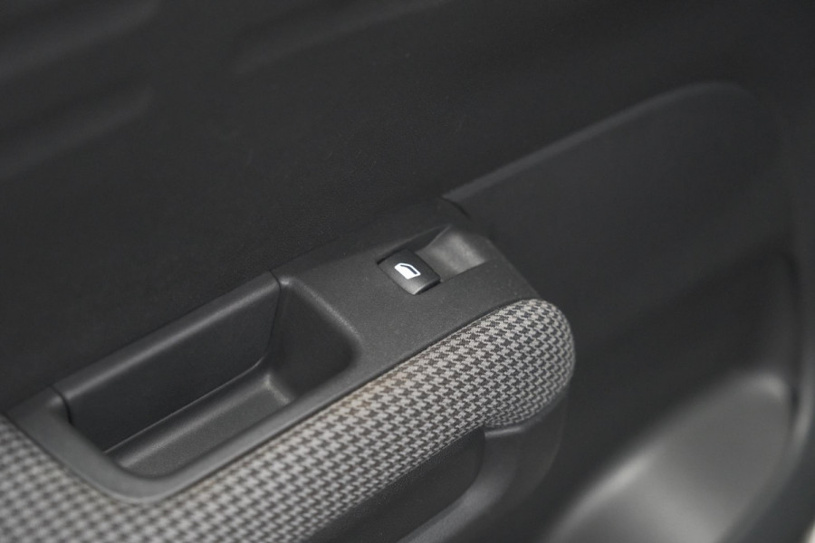Citroën C3 Aircross PureTech 110 EAT6 Business | Trekhaak | Parkeersensoren | Lederen stoelen
