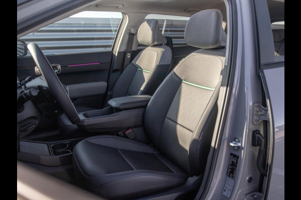 Kia EV4 Plus Advanced 81.4 kWh | Direct leverbaar! | Panodak | Navi. | Clima. | Adapt. Cruise. | Stoel&Stuur Verwarming | Dodehoekassistentie | Harman Kardon