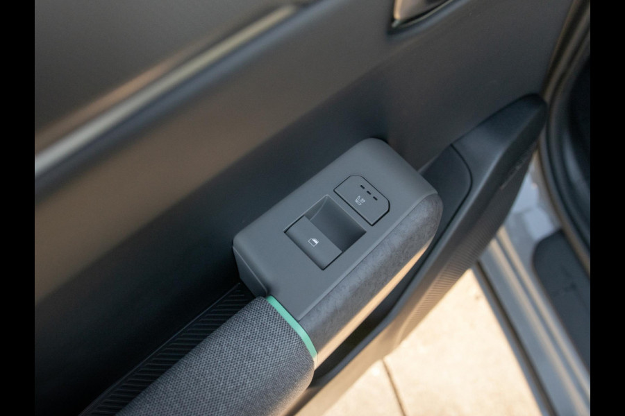 Kia EV4 Plus Advanced 81.4 kWh | Direct leverbaar! | Panodak | Navi. | Clima. | Adapt. Cruise. | Stoel&Stuur Verwarming | Dodehoekassistentie | Harman Kardon