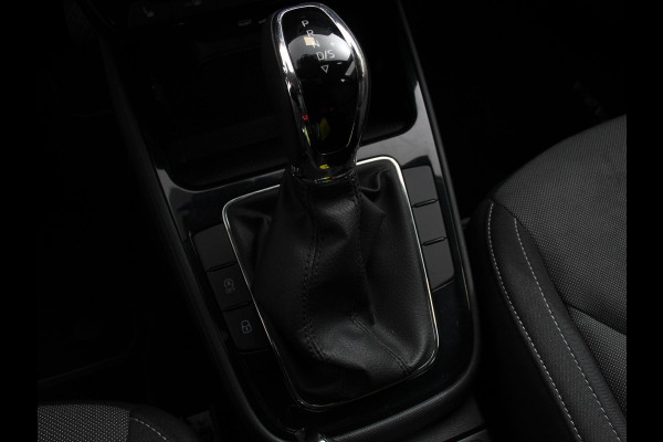 Škoda Fabia 1.0 TSI 110pk Automaat Selection Climate control Adaptieve cruise control Lane assist Parkeersensoren achter Stuurverwarming Stoel verwarming Apple Carplay/ Android Auto