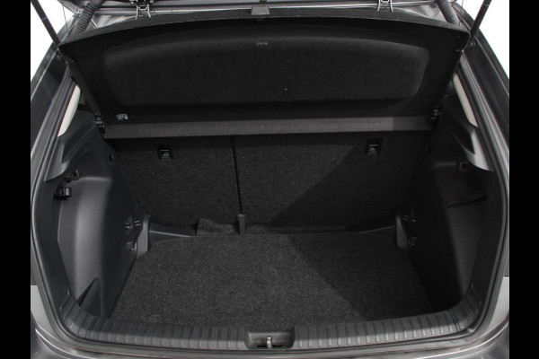 Škoda Fabia 1.0 TSI 110pk Automaat Selection Climate control Adaptieve cruise control Lane assist Parkeersensoren achter Stuurverwarming Stoel verwarming Apple Carplay/ Android Auto