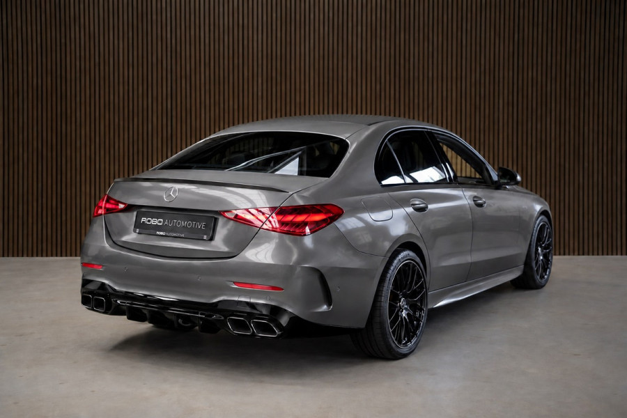 Mercedes-Benz C-Klasse 300 e AMG Line | Stoelverwarming | Camera | Ambiance Verlichting | Dodehoekdetectie | Cruise Control | Apple Carplay | Navigatie | Climate Control | Keyless