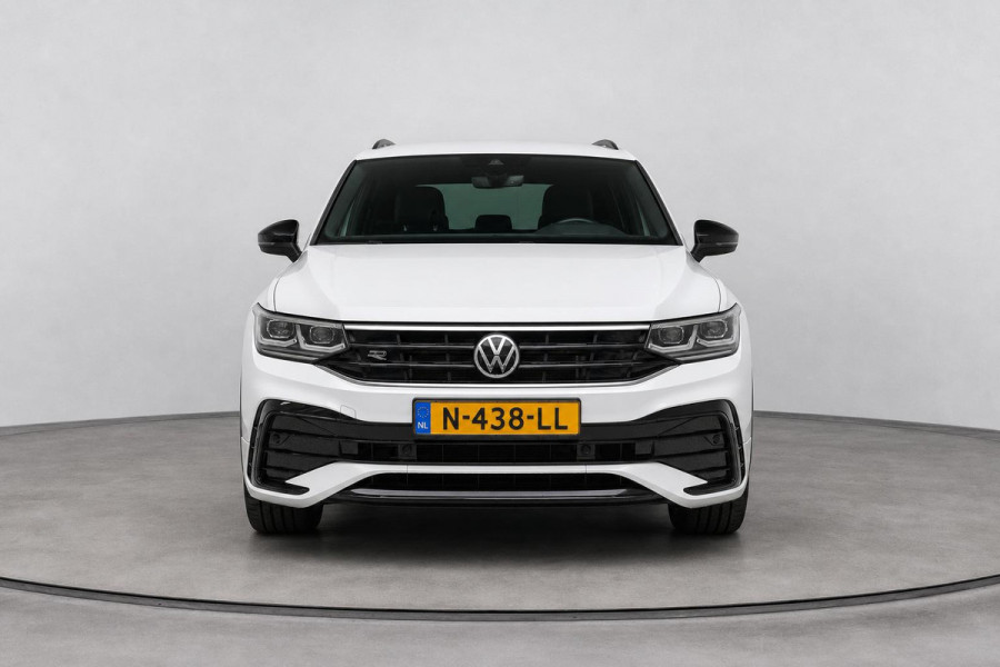 Volkswagen Tiguan 1.5 TSI 150pk R-Line | Carplay | Sfeerverlichting | Blind-Spot | Zwart optiek | Adaptive cruise