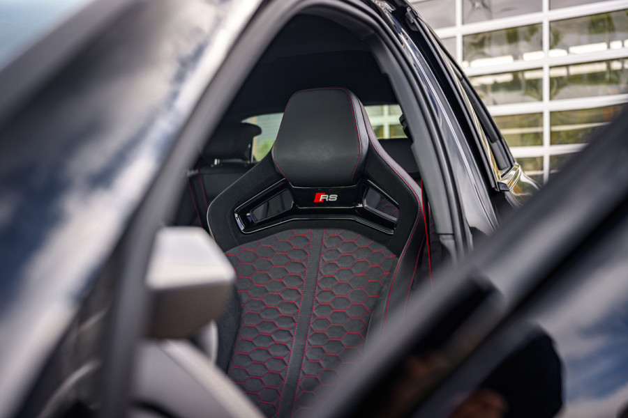 Audi A3 Sportback 2.5 TFSI RS 3 quattro Pano/Schaalstoelen/Carbon/HuD
