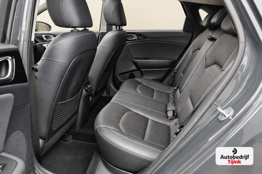 Kia Ceed 1.4 T-GDi ExecutiveLine | Navi | Pano | Trekhaak | Leer | Stoelverwarming | Keyless | Elek. stoelen |