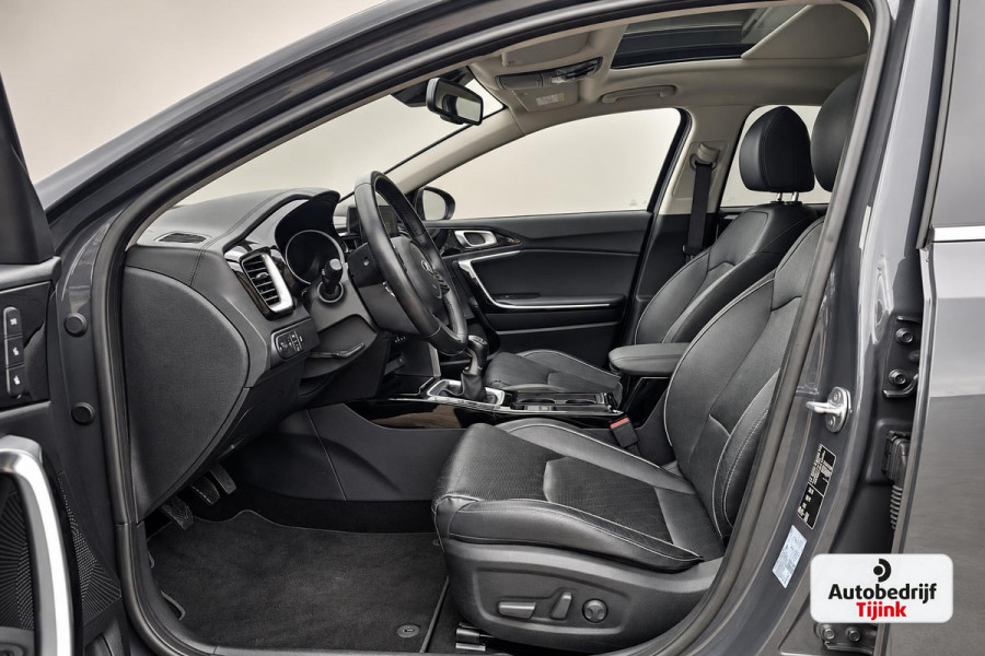 Kia Ceed 1.4 T-GDi ExecutiveLine | Navi | Pano | Trekhaak | Leer | Stoelverwarming | Keyless | Elek. stoelen |