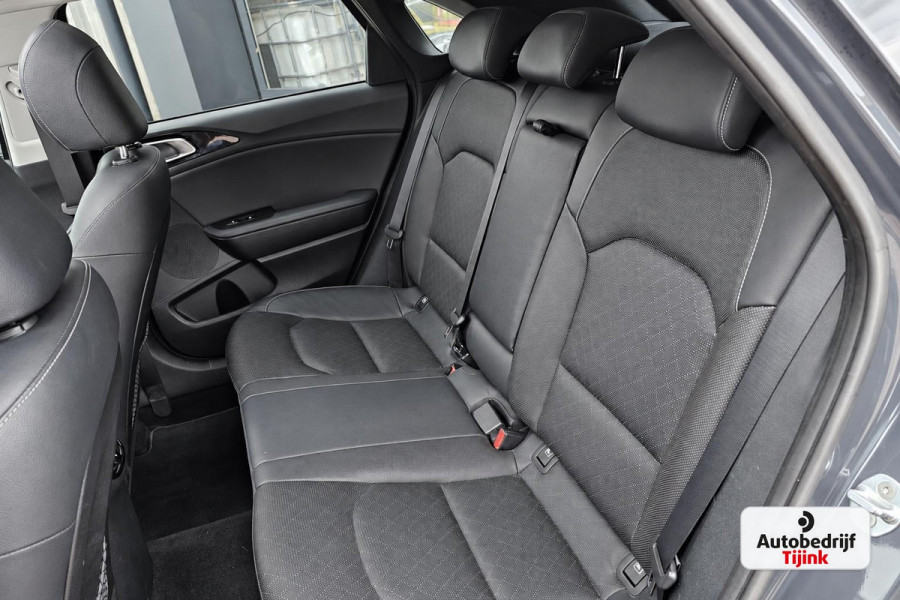 Kia Ceed 1.4 T-GDi ExecutiveLine | Navi | Pano | Trekhaak | Leer | Stoelverwarming | Keyless | Elek. stoelen |