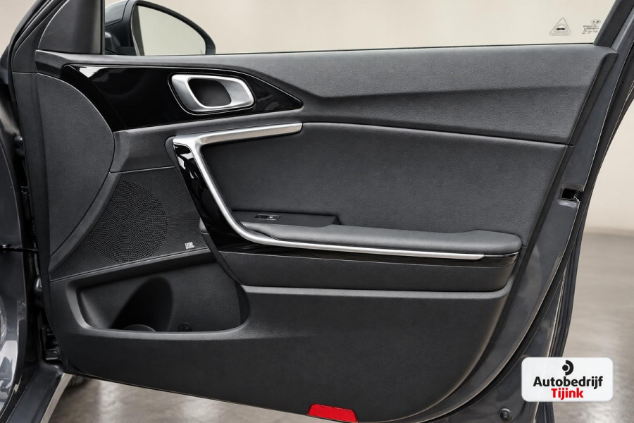 Kia Ceed 1.4 T-GDi ExecutiveLine | Navi | Pano | Trekhaak | Leer | Stoelverwarming | Keyless | Elek. stoelen |