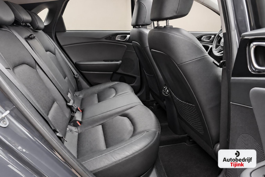 Kia Ceed 1.4 T-GDi ExecutiveLine | Navi | Pano | Trekhaak | Leer | Stoelverwarming | Keyless | Elek. stoelen |