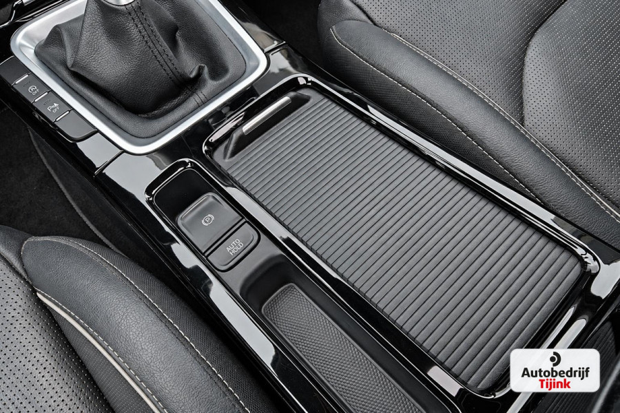 Kia Ceed 1.4 T-GDi ExecutiveLine | Navi | Pano | Trekhaak | Leer | Stoelverwarming | Keyless | Elek. stoelen |