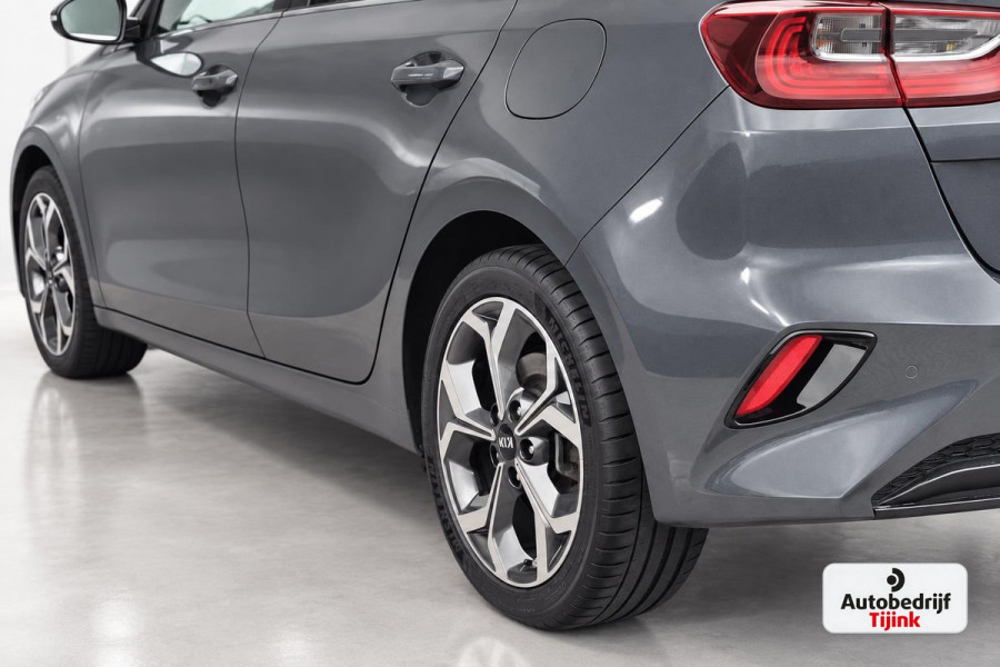 Kia Ceed 1.4 T-GDi ExecutiveLine | Navi | Pano | Trekhaak | Leer | Stoelverwarming | Keyless | Elek. stoelen |