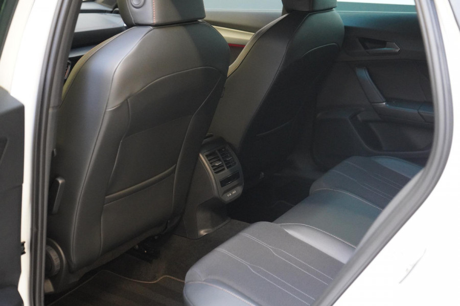 CUPRA Formentor 1.4 TSI e-Hybrid Essential | SoH 100% | Stuurverwarming | Sportstoelen | Carplay | Adaptive | Camera