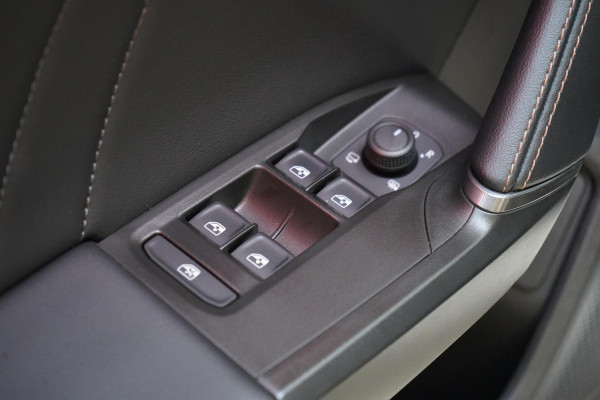CUPRA Formentor 1.4 TSI e-Hybrid Essential | SoH 100% | Stuurverwarming | Sportstoelen | Carplay | Adaptive | Camera