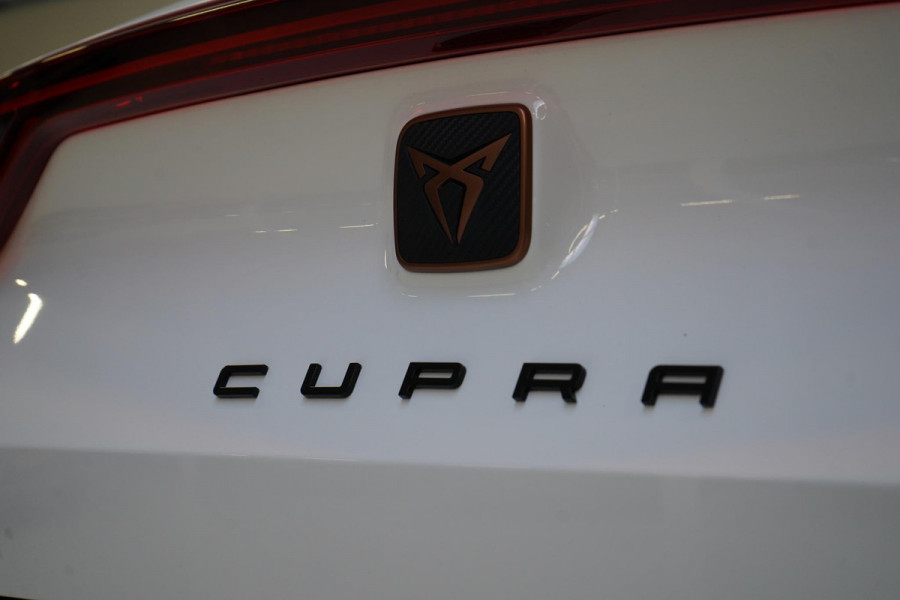 CUPRA Formentor 1.4 TSI e-Hybrid Essential | SoH 100% | Stuurverwarming | Sportstoelen | Carplay | Adaptive | Camera
