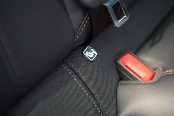 CUPRA Formentor 1.4 TSI e-Hybrid Essential | SoH 100% | Stuurverwarming | Sportstoelen | Carplay | Adaptive | Camera