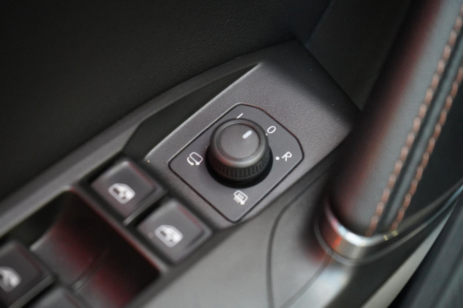 CUPRA Formentor 1.4 TSI e-Hybrid Essential | SoH 100% | Stuurverwarming | Sportstoelen | Carplay | Adaptive | Camera