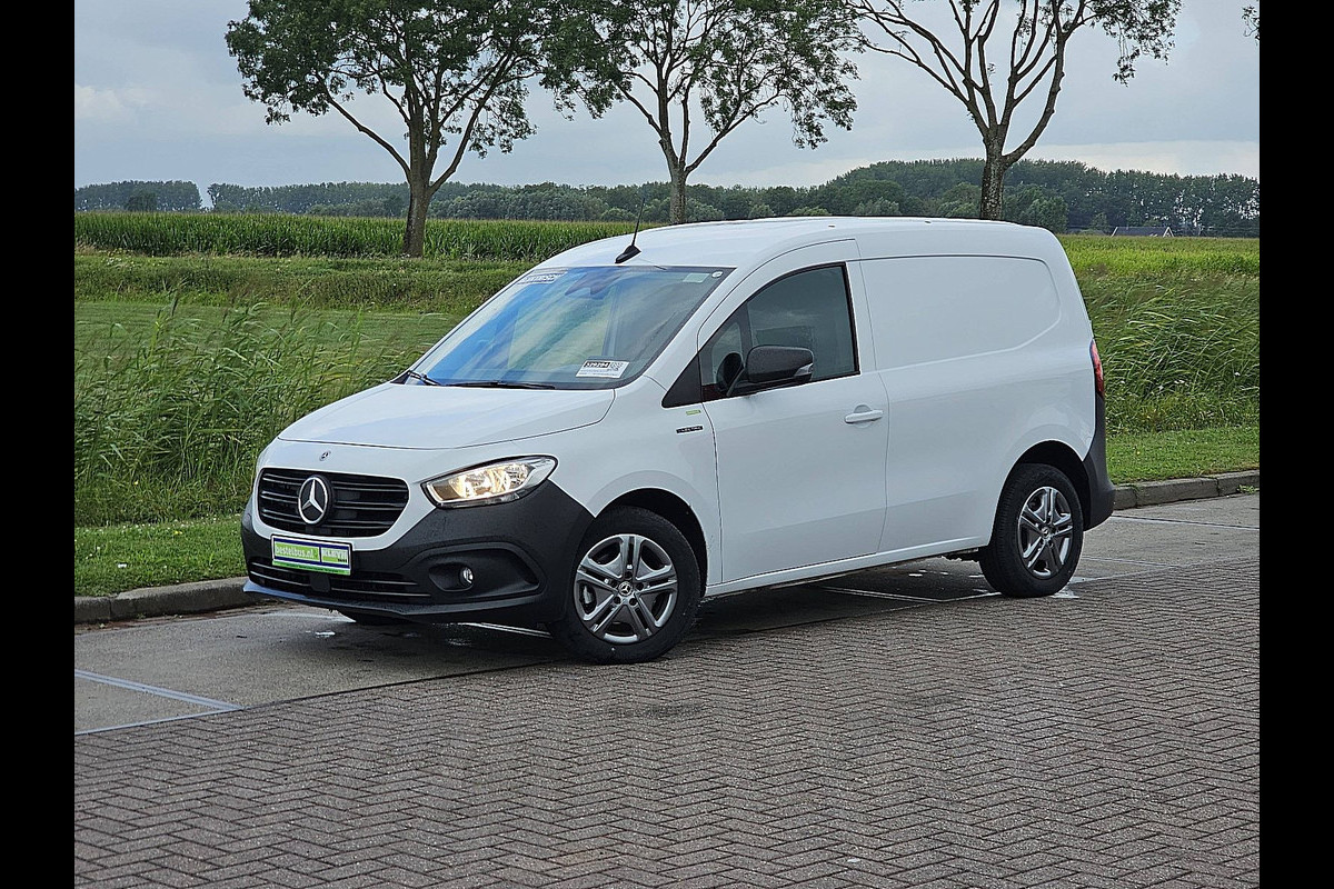 Mercedes-Benz eCitan L1 Pro 51 kWh Cruise control, Automatische-Airco , Pdc, Carplay, Navi, Camera, Stoelverwarming, 290Km WLTP, 75kw-Snelladen, Mbux