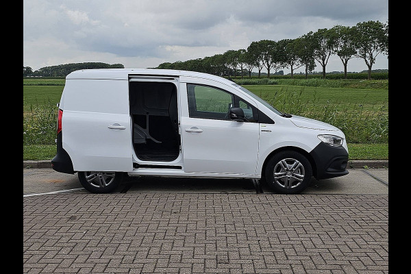 Mercedes-Benz eCitan L1 Pro 51 kWh Cruise control, Automatische-Airco , Pdc, Carplay, Navi, Camera, Stoelverwarming, 290Km WLTP, 75kw-Snelladen, Mbux