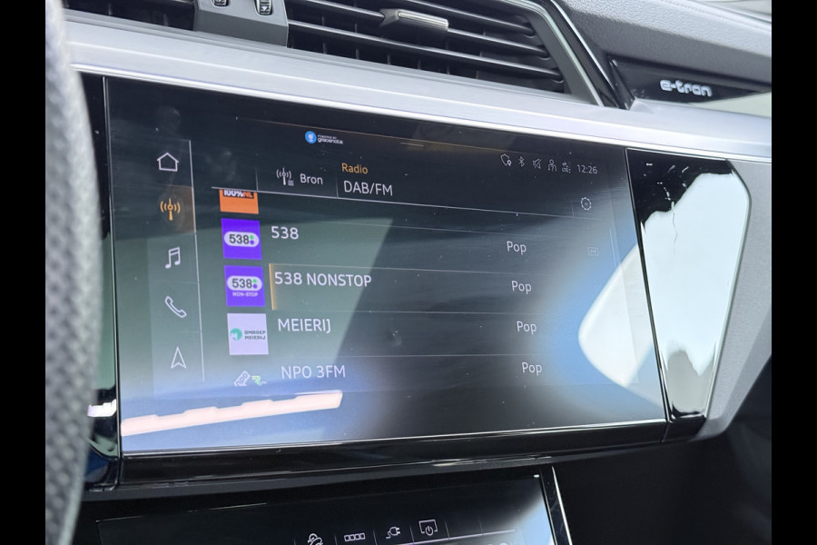 Audi e-tron 55 Quattro S-Line Edition 95kWh SOH 90% Panoramadak Bang&Olufsen Adap.Cruise 360°Camera 4-Zone Ecc Stoel+Achterbankverwarming An Elek.Achterklep 20"Lmv Sportstoelen Dynamische knipperlichten Stoelverwarming