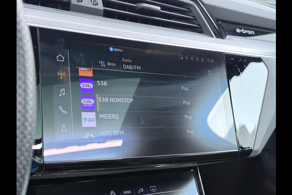 Audi e-tron 55 Quattro S-Line Edition 95kWh SOH 90% Panoramadak Bang&Olufsen Adap.Cruise 360°Camera 4-Zone Ecc Stoel+Achterbankverwarming An Elek.Achterklep 20"Lmv Sportstoelen Dynamische knipperlichten Stoelverwarming