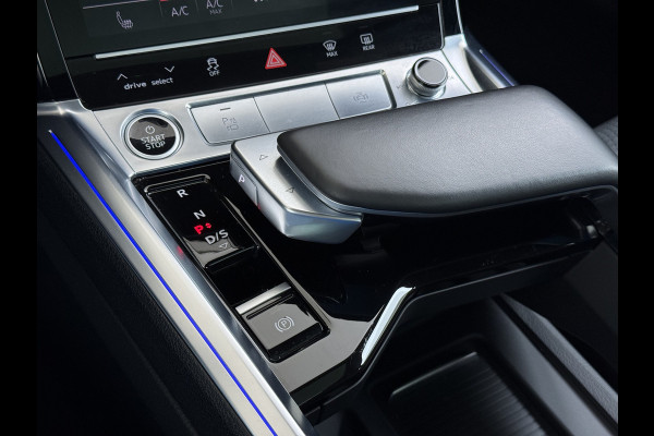 Audi e-tron 55 Quattro S-Line Edition 95kWh SOH 90% Panoramadak Bang&Olufsen Adap.Cruise 360°Camera 4-Zone Ecc Stoel+Achterbankverwarming An Elek.Achterklep 20"Lmv Sportstoelen Dynamische knipperlichten Stoelverwarming