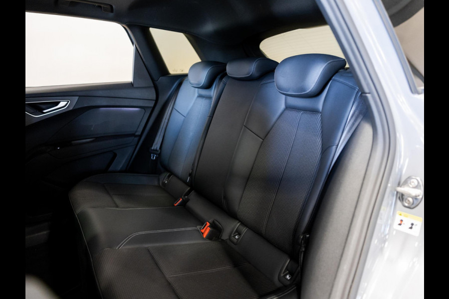 Audi Q4 e-tron 40 Launch edition S Competition 77 kWh SOH 94% / 204pk / Panorama dak / Warmtepomp / Sonos / Adaptieve dempers /
